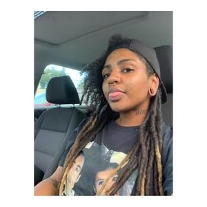 Meet your Posher, Emani